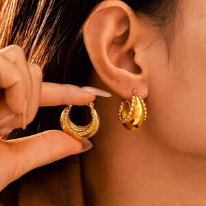 Luxury-inspired gear-shaped pearl double C earrings