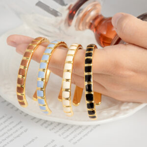 Adjustable Gold Bamboo-Patterned Chunky Bracelet