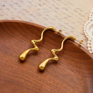 Irregular geometric minimalist line stud earrings