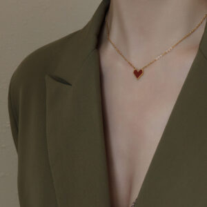 Heart-Shaped Collarbone Chain Titanium Steel Necklace with 18K Gold Plating