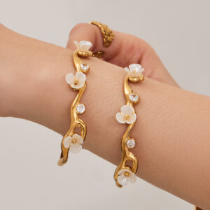 C-shaped open bangle